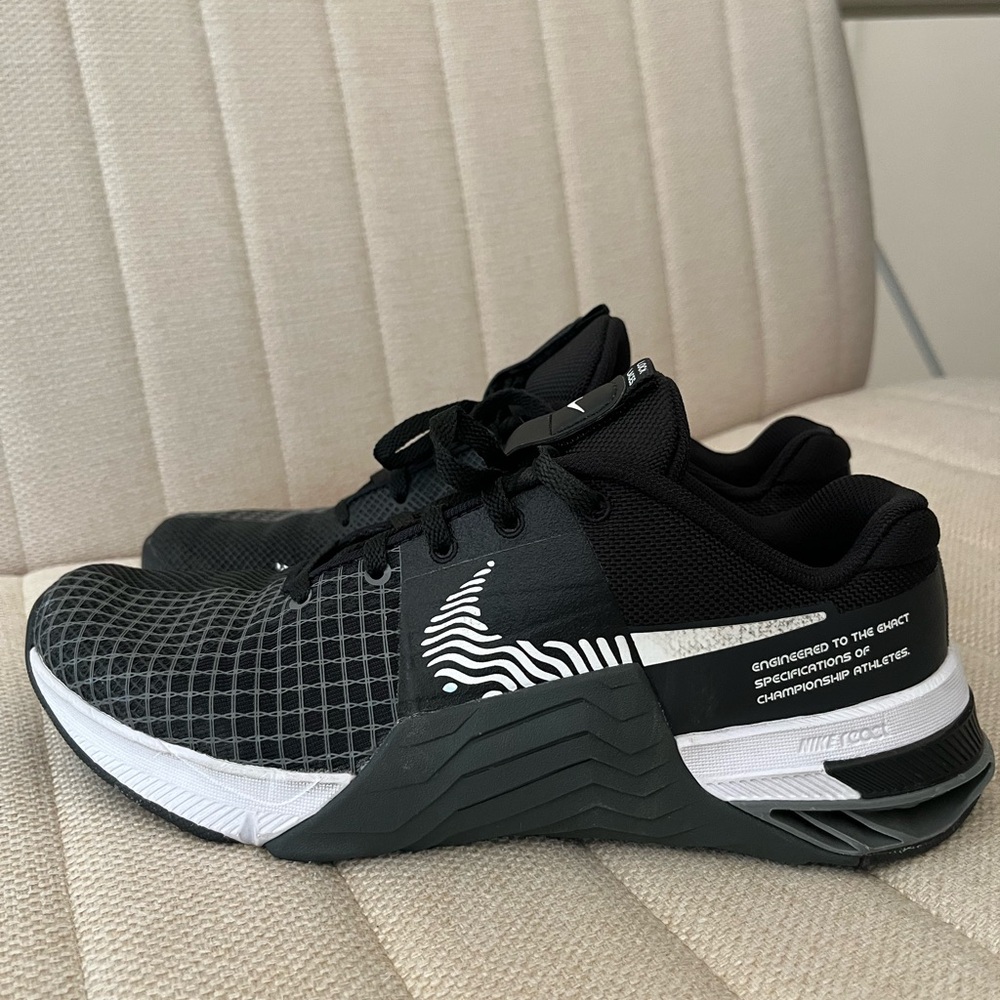 NIKE METCON 8 WOMEN SIZE 8